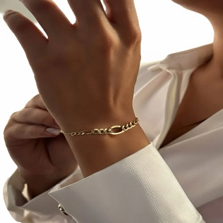 دستبند طلا زنانه طرح فیگارو کونیک