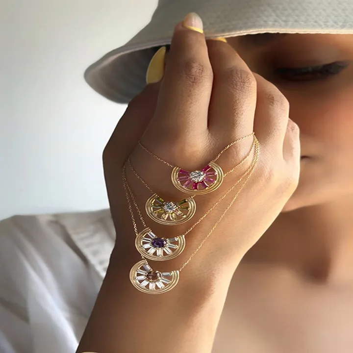 آویز های لوکس طرح گردنبند خورشید