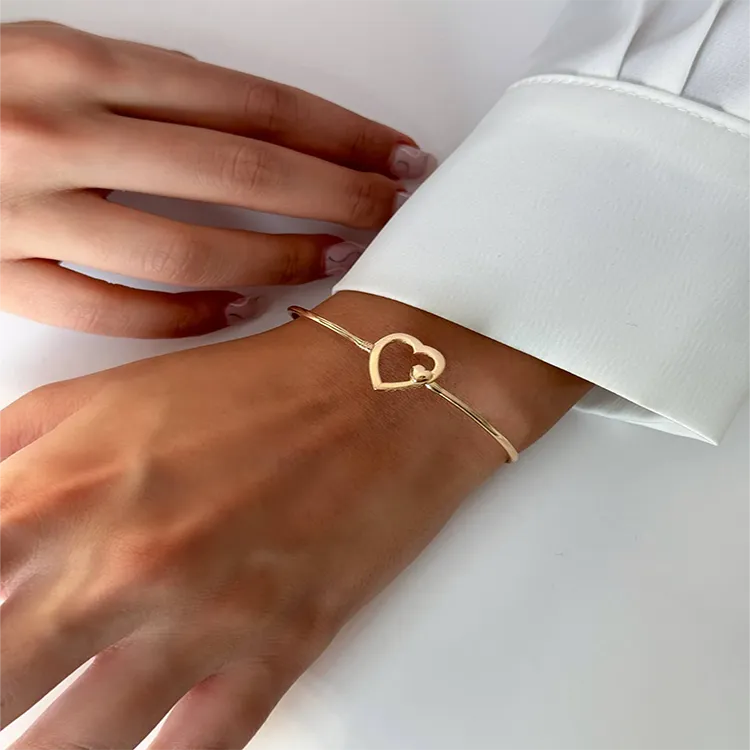 بنگل طلا زنانه طرح قلب