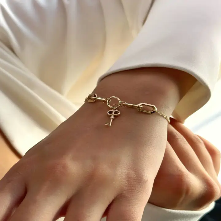 دستبند گلفام Gulfam bracelet