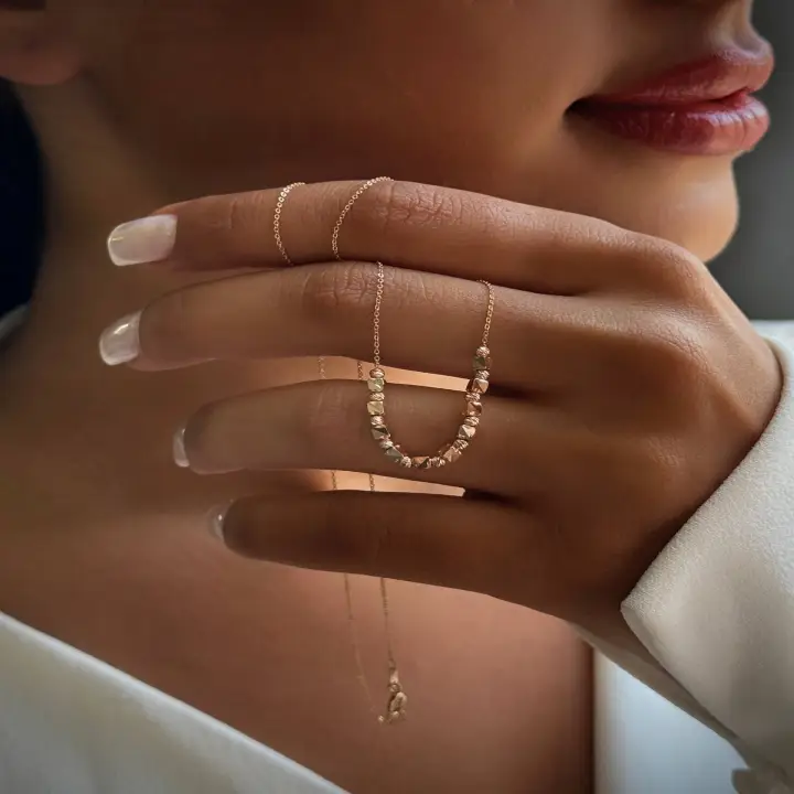 گردنبند سبک زرنگار - zarrangar-light-necklace