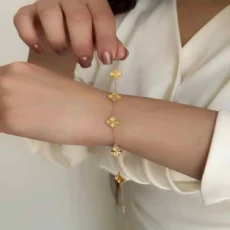 دستبند ونکلیف طلایی تراش (۵ گل)