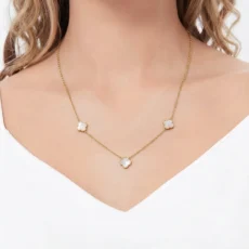 گردنبند ونکلیف سنگ سفید (کسر سنگ هست)