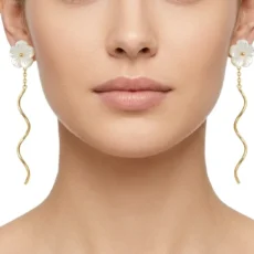 گوشواره کرلی با گل صدفی